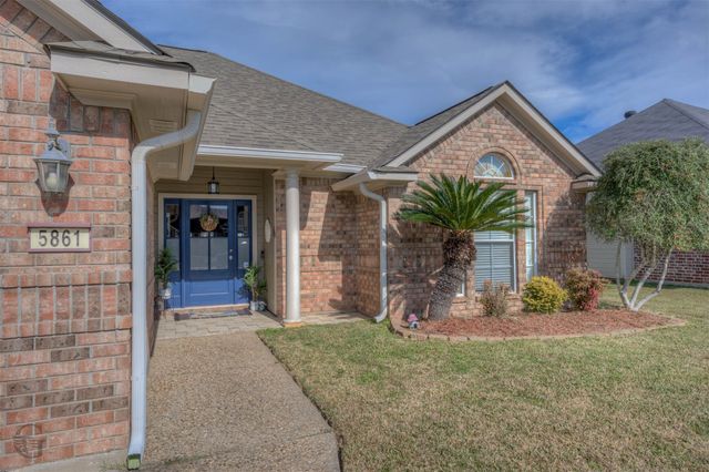 5861 Bluebonnett Drive, Bossier City, LA 71112