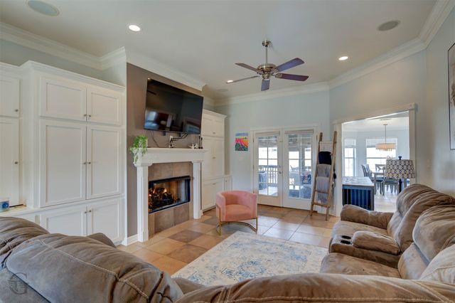 5861 Bluebonnett Drive, Bossier City, LA 71112