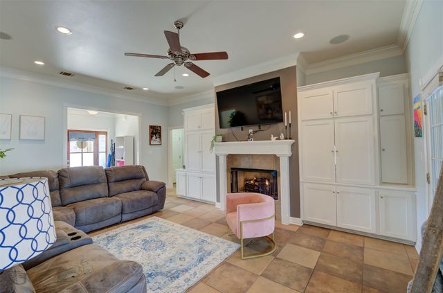 5861 Bluebonnett Drive, Bossier City, LA 71112