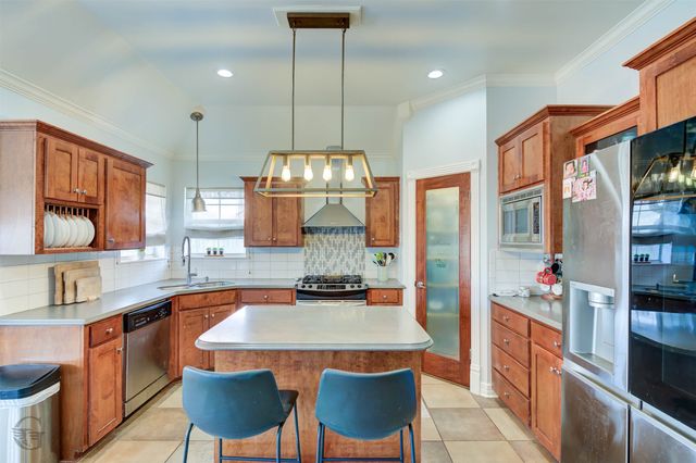 5861 Bluebonnett Drive, Bossier City, LA 71112