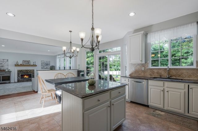 2 Saunders Ln, Mount Olive Twp., NJ 07840