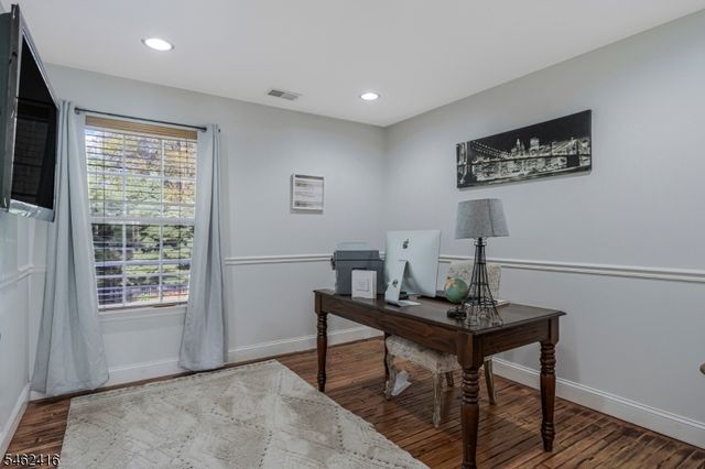 2 Saunders Ln, Mount Olive Twp., NJ 07840