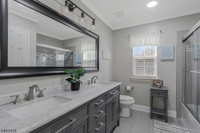 2 Saunders Ln, Mount Olive Twp., NJ 07840