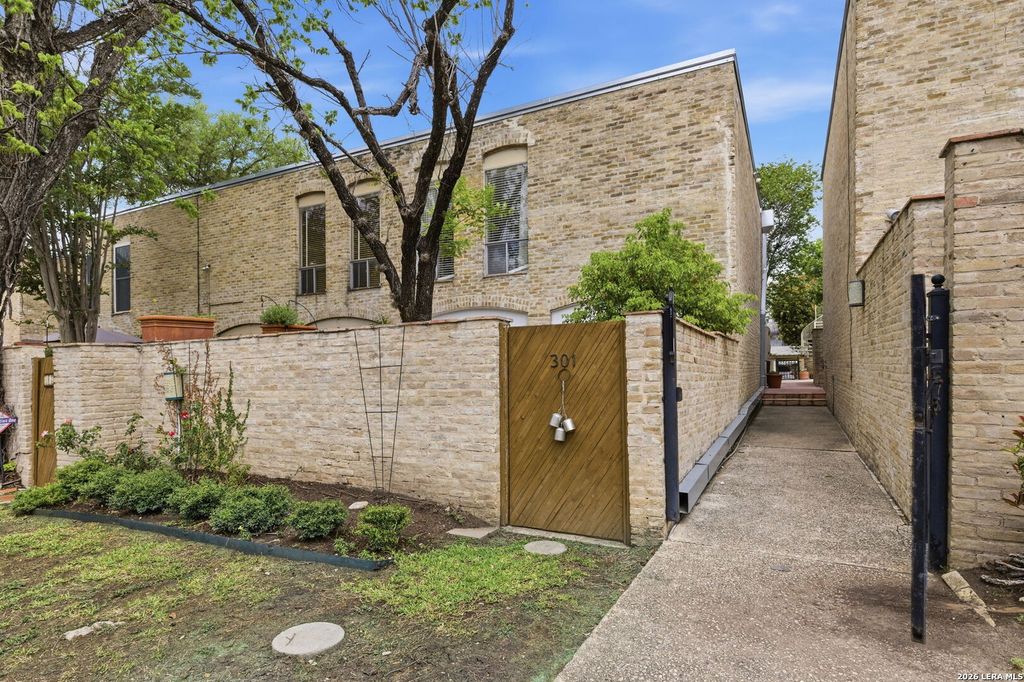 185 Terrell Rd Apt 301, San Antonio, TX 78209