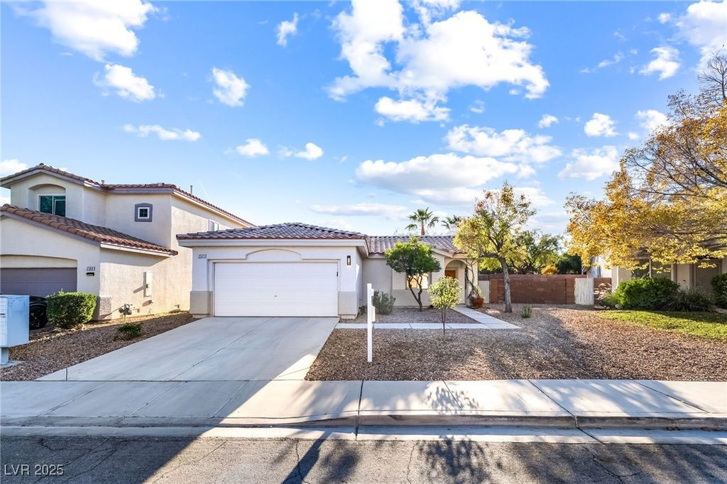 2571 Swans Chance Avenue, Henderson, NV 89052