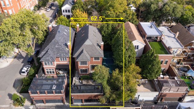 3752 N JANSSEN Street, Chicago, IL 60613