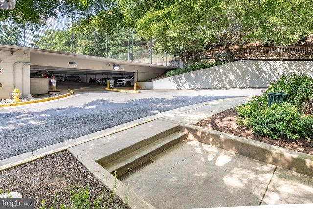 5911 EDSALL RD #912, Alexandria, VA 22304