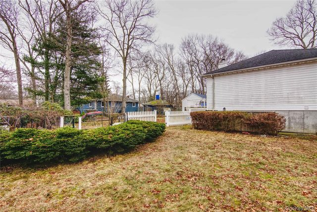 77 Washington Avenue, Mastic, NY 11950