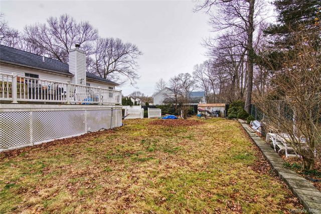 77 Washington Avenue, Mastic, NY 11950