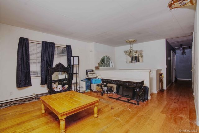 77 Washington Avenue, Mastic, NY 11950