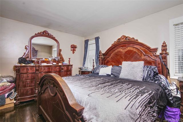 77 Washington Avenue, Mastic, NY 11950