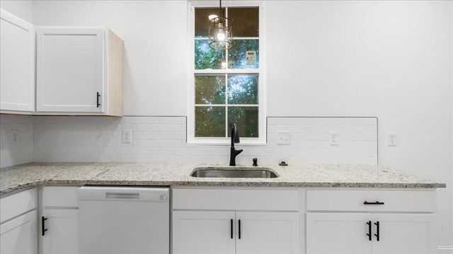 612 John, Hattiesburg, MS 39401