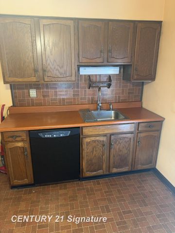 658 East Coy Avenue, Hazel Park, MI 48030