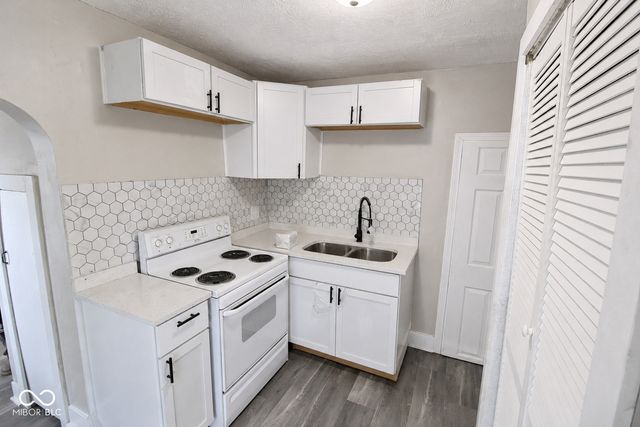 2626 E Brookside Avenue, Indianapolis, IN 46218