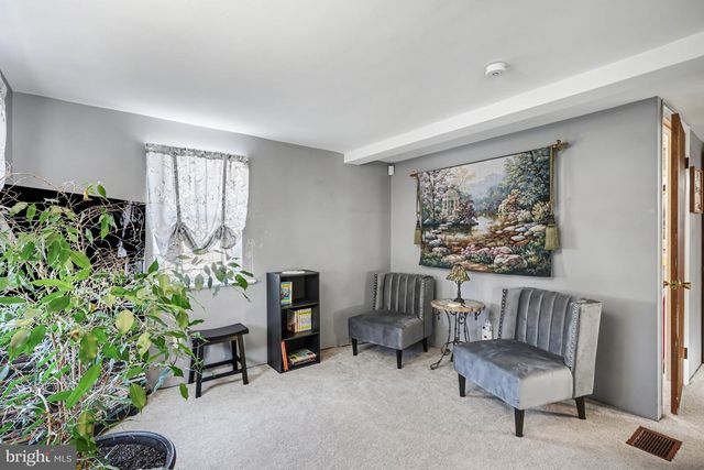 53 S FRANKLIN ST, Dallastown, PA 17313