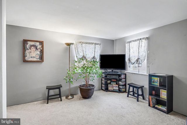 53 S FRANKLIN ST, Dallastown, PA 17313