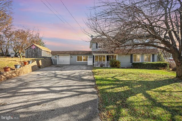 53 S FRANKLIN ST, Dallastown, PA 17313