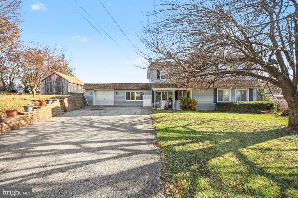 53 S FRANKLIN ST, Dallastown, PA 17313