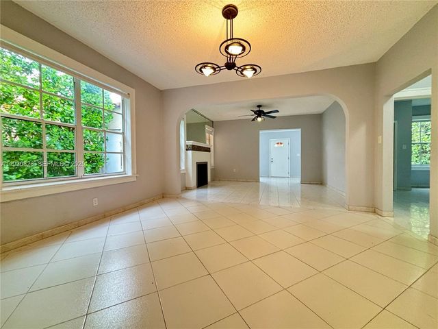 1654 SW 14th Ter 1, Miami, FL 33145