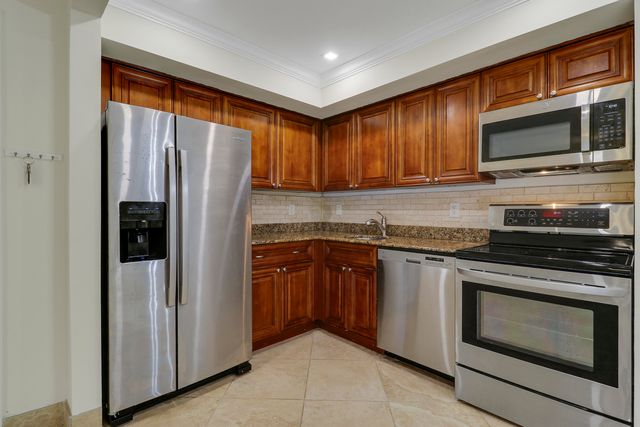 1111 Duncan Circle 104, Palm Beach Gardens, FL 33418