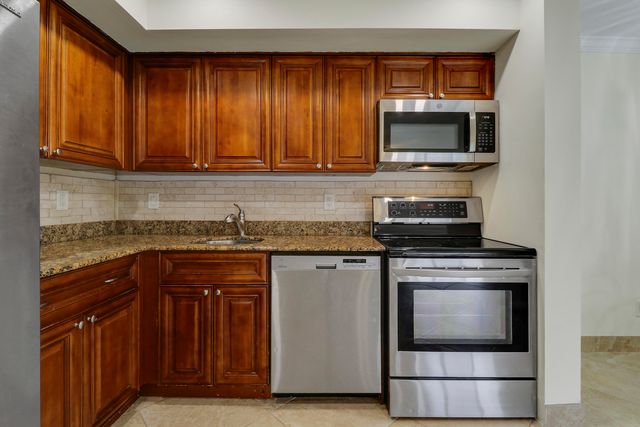 1111 Duncan Circle 104, Palm Beach Gardens, FL 33418