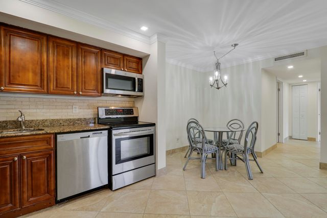 1111 Duncan Circle 104, Palm Beach Gardens, FL 33418