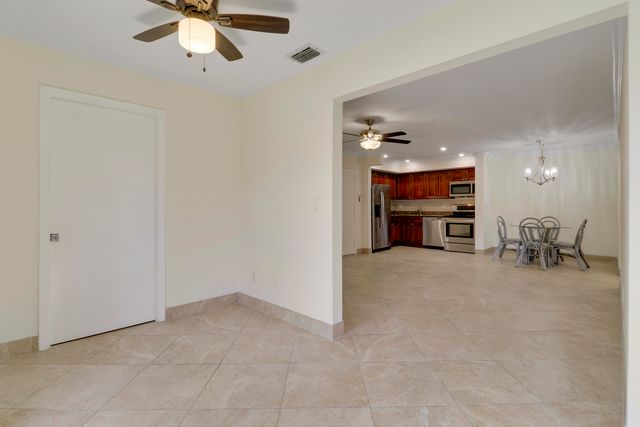 1111 Duncan Circle 104, Palm Beach Gardens, FL 33418