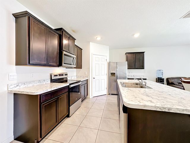 525 SW Twig Avenue, Port St. Lucie, FL 34983