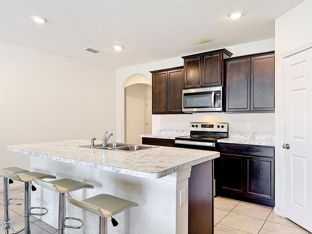 525 SW Twig Avenue, Port St. Lucie, FL 34983