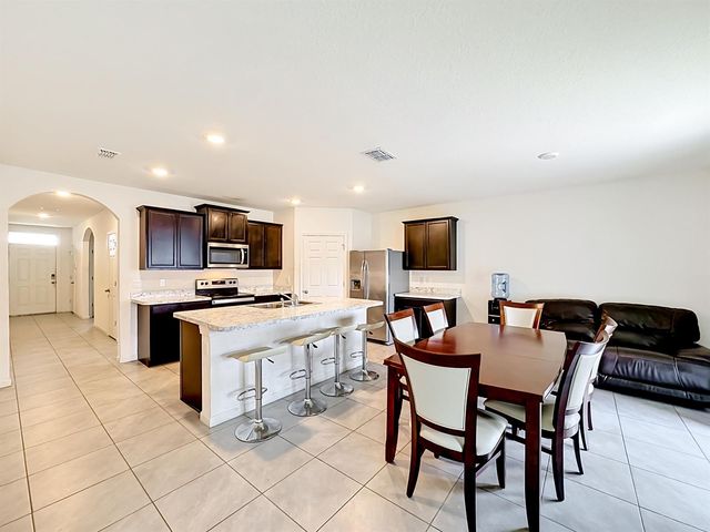 525 SW Twig Avenue, Port St. Lucie, FL 34983