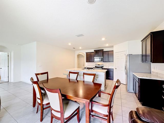 525 SW Twig Avenue, Port St. Lucie, FL 34983