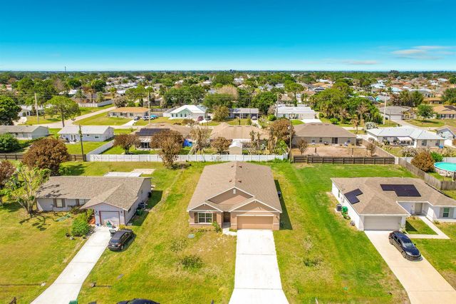 525 SW Twig Avenue, Port St. Lucie, FL 34983