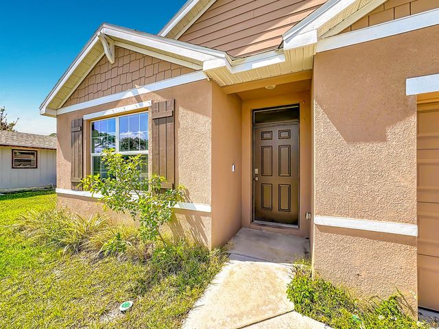 525 SW Twig Avenue, Port St. Lucie, FL 34983