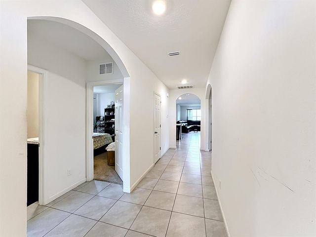 525 SW Twig Avenue, Port St. Lucie, FL 34983