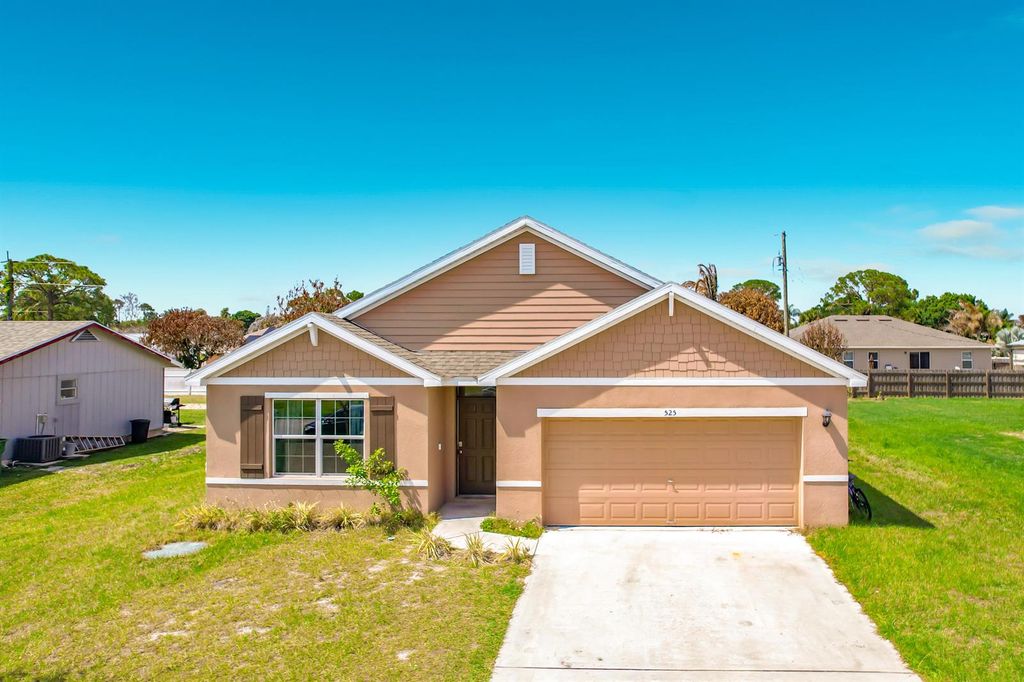 525 SW Twig Avenue, Port St. Lucie, FL 34983