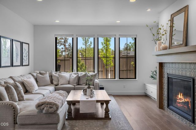 2631 NW Waymaker Court, Bend, OR 97703