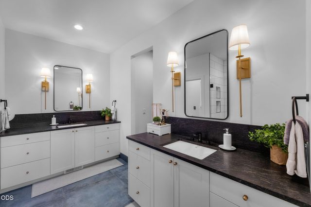 2631 NW Waymaker Court, Bend, OR 97703