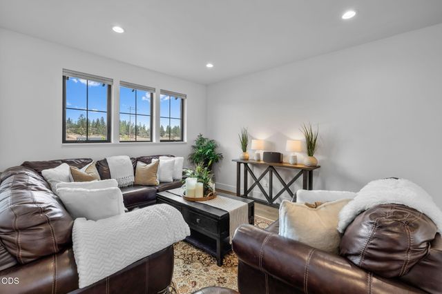 2631 NW Waymaker Court, Bend, OR 97703
