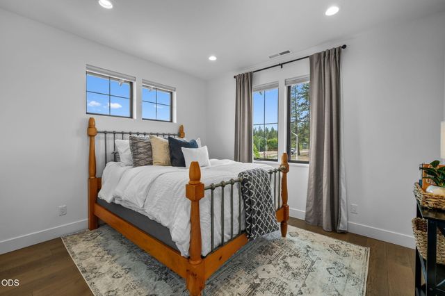 2631 NW Waymaker Court, Bend, OR 97703