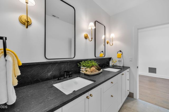2631 NW Waymaker Court, Bend, OR 97703