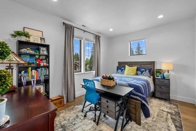 2631 NW Waymaker Court, Bend, OR 97703