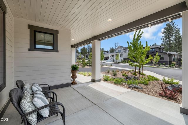 2631 NW Waymaker Court, Bend, OR 97703