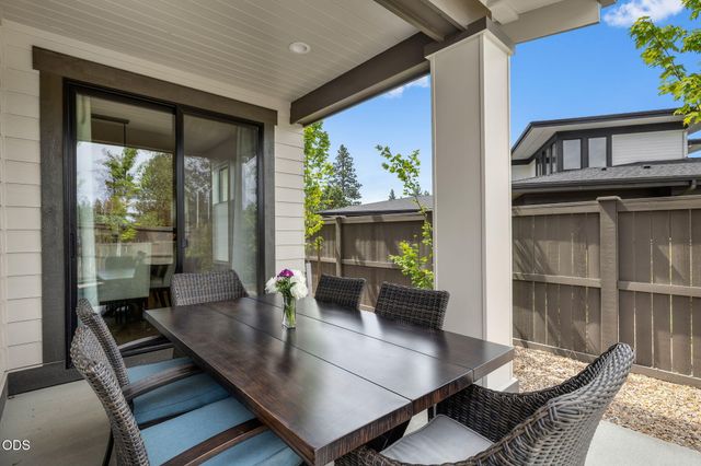 2631 NW Waymaker Court, Bend, OR 97703