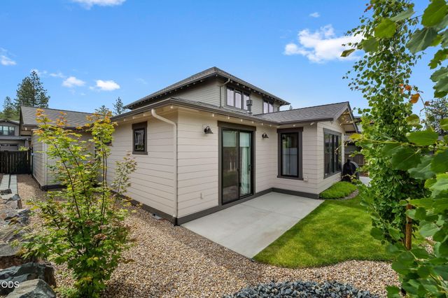 2631 NW Waymaker Court, Bend, OR 97703