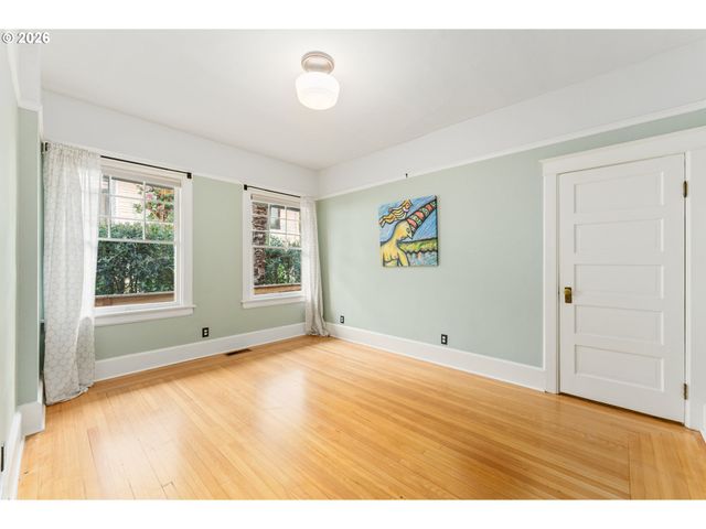923 Se Lambert St, Portland, OR 97202