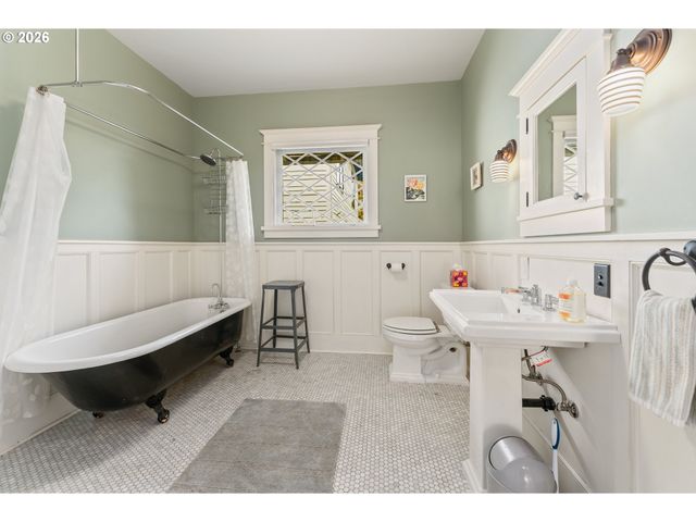 923 Se Lambert St, Portland, OR 97202