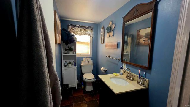 2004 S Macedonia Avenue, Muncie, IN 47302