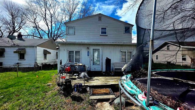 2004 S Macedonia Avenue, Muncie, IN 47302