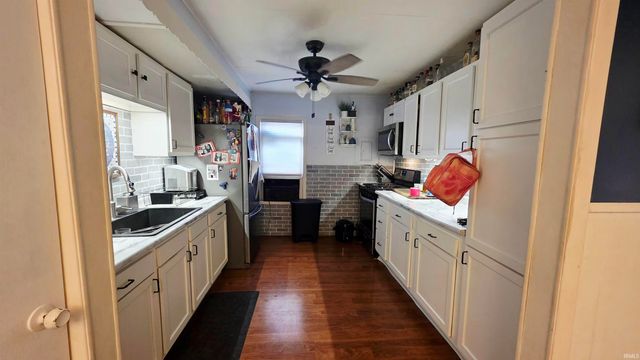 2004 S Macedonia Avenue, Muncie, IN 47302