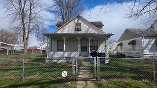 2004 S Macedonia Avenue, Muncie, IN 47302